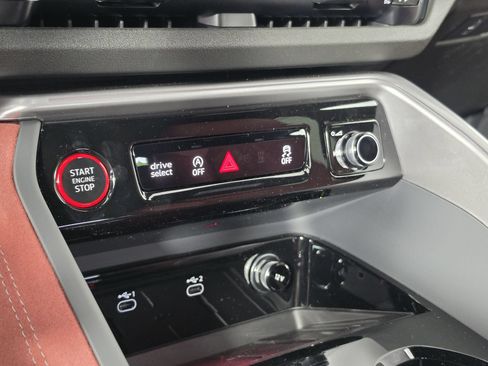 New 2026 Audi SQ5 Prestige AWD/4WD image 27