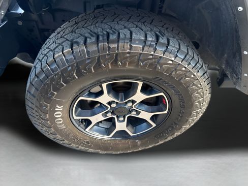Used 2022 Jeep Wrangler Unlimited Rubicon w/ Cold Weather Group AWD/4WD image 21