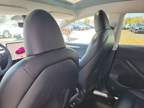 Used 2023 Tesla Model Y Long Range image 10