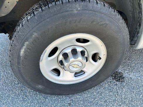 Used 2011 Chevrolet Express 3500 LS image 42