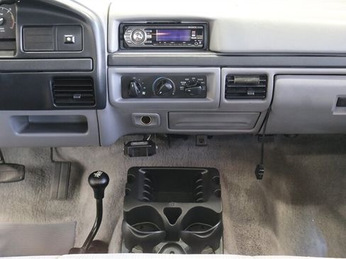 Used 1996 Ford F250 4x4 Regular Cab image 19