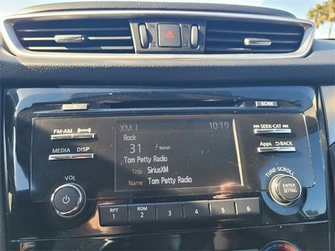 Used 2016 Nissan Rogue S image 23