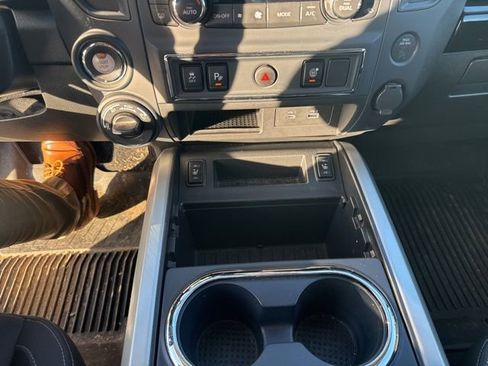 Used 2024 Nissan Titan SV w/ SV Convenience Package AWD/4WD image 19