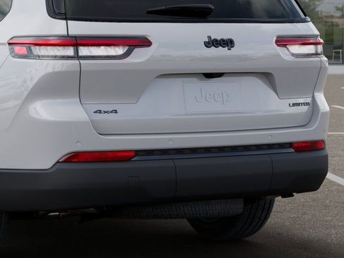 New 2025 Jeep Grand Cherokee L Limited w/ Black Appearance Package AWD/4WD image 13