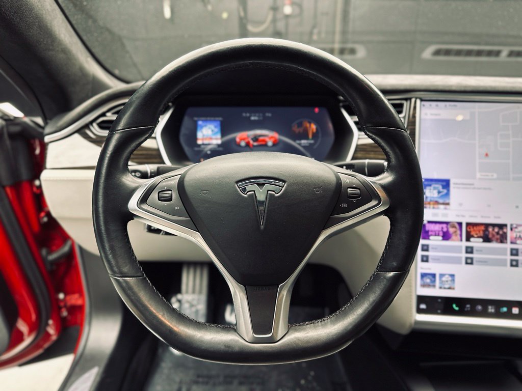 Used 2015 Tesla Model S 70D AWD/4WD image 28