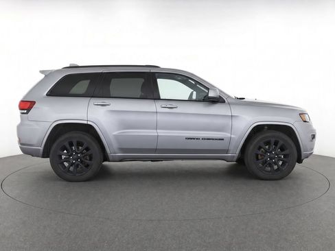 Used 2021 Jeep Grand Cherokee Laredo X AWD/4WD image 8
