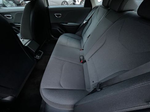 Used 2025 Kia K4 LXS image 27