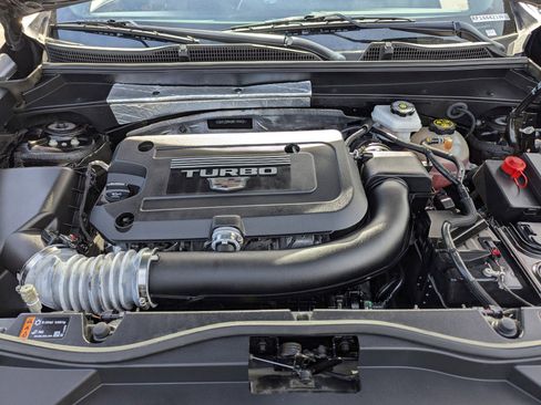 Certified 2024 Cadillac XT4 Premium Luxury image 32