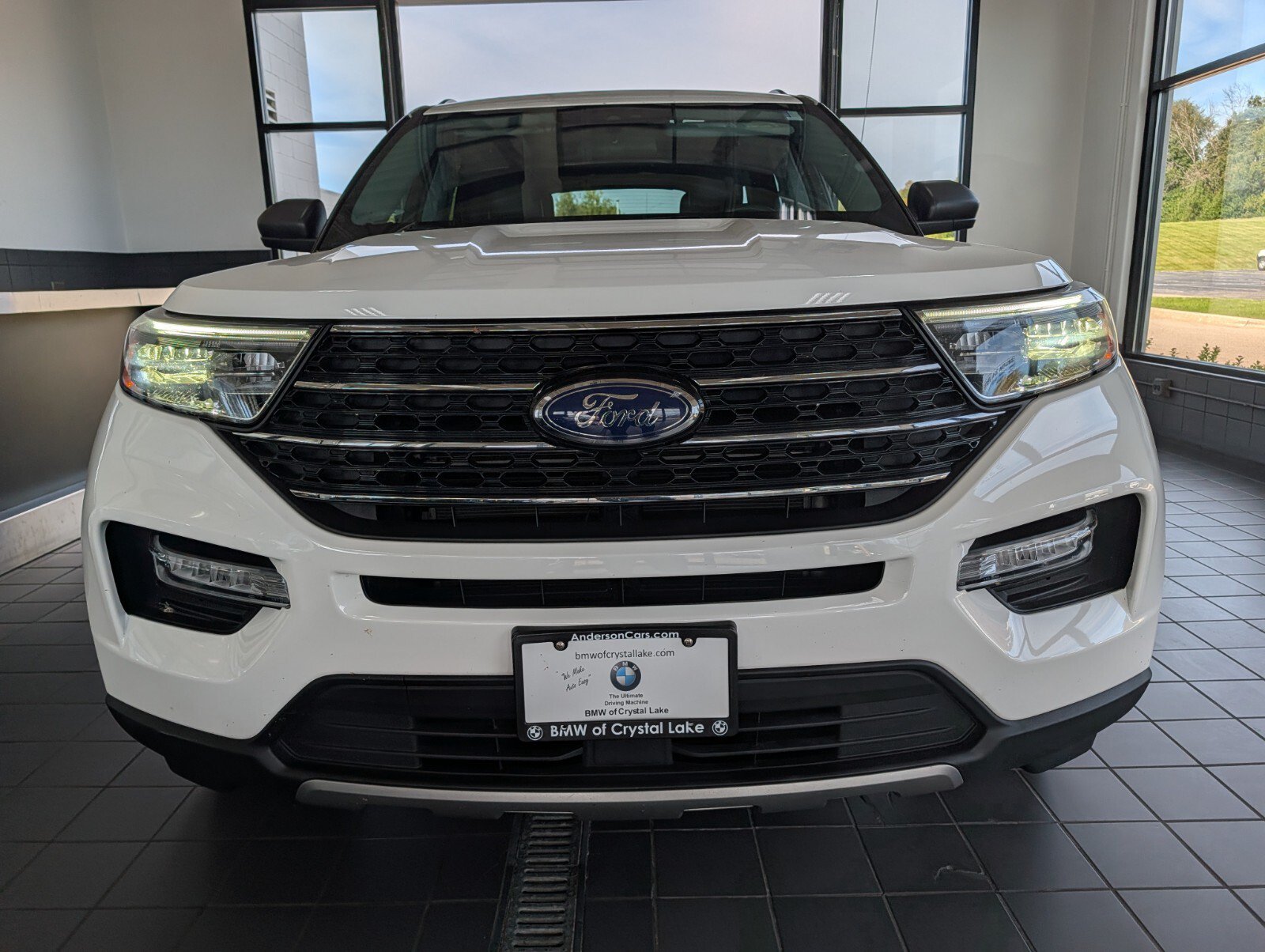Used 2022 Ford Explorer XLT w/ Equipment Group 202A AWD/4WD image 8