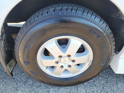 Used 2011 Mercedes-Benz Sprinter 2500 image 17