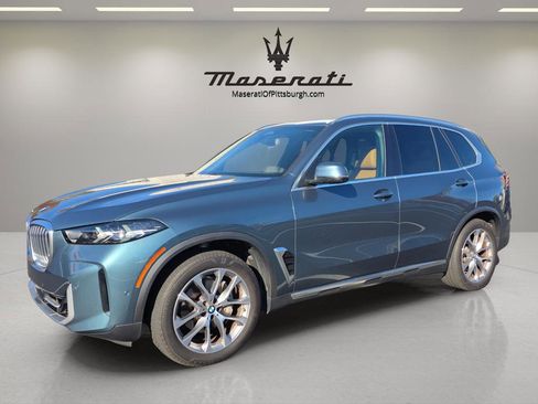 Used 2024 BMW X5 xDrive40i w/ Parking Assistance Package image 2