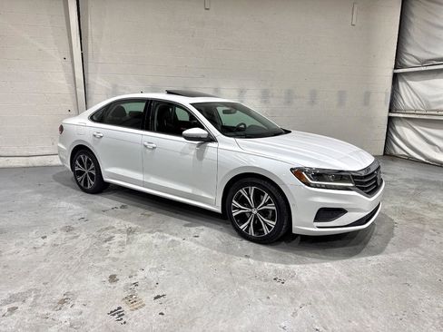 Used 2020 Volkswagen Passat 2.0T SEL image 5