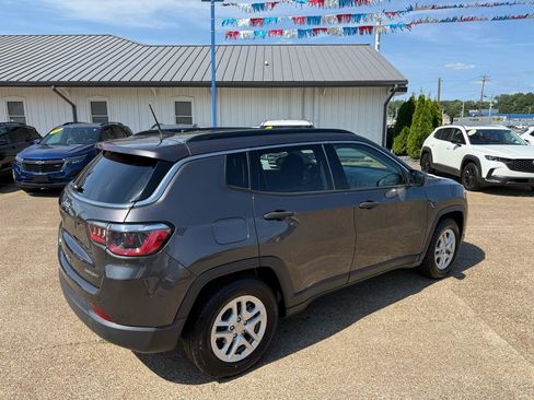 Used 2020 Jeep Compass Sport FWD image 4