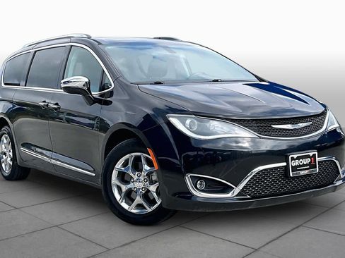 Used 2019 Chrysler Pacifica Limited FWD image 3