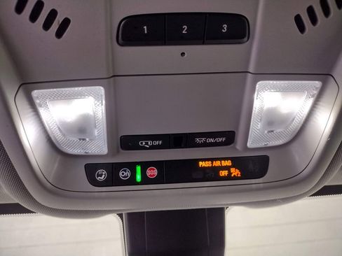 Used 2022 GMC Terrain SLT w/ Infotainment Package II AWD/4WD image 37