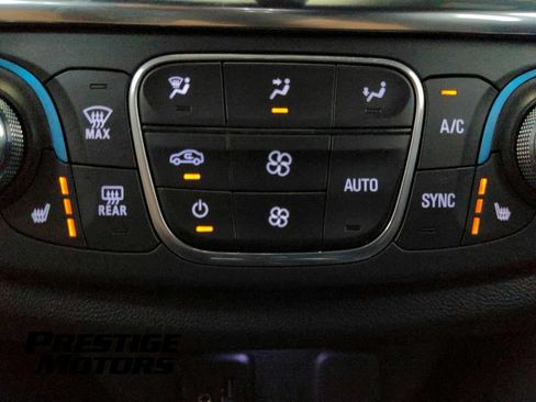 Used 2022 Chevrolet Traverse LT AWD/4WD image 21
