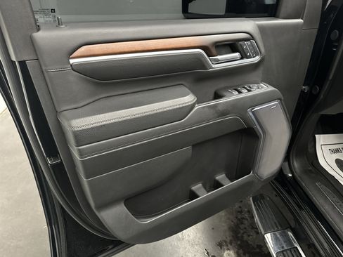 Used 2024 GMC Sierra 3500 Denali w/ Technology Package image 23