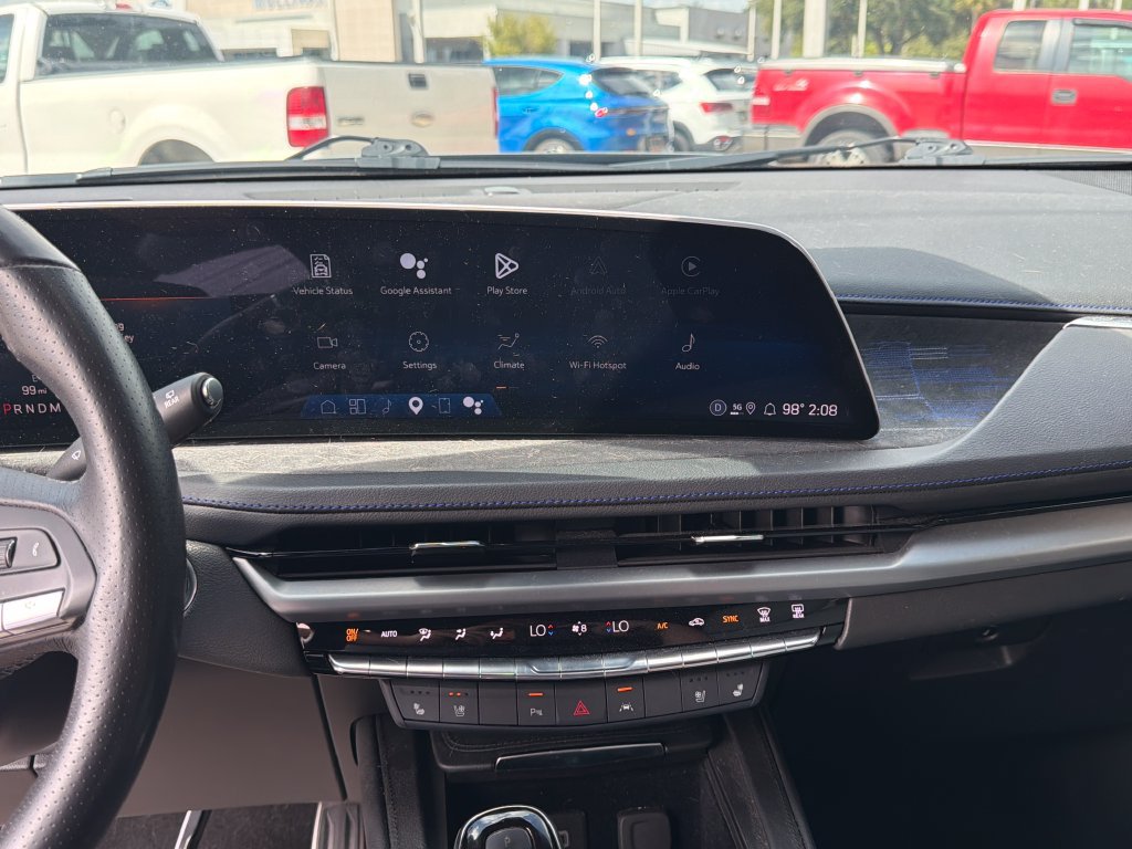 Used 2025 Cadillac XT4 Sport FWD image 22