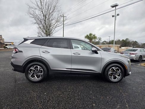 Used 2024 Kia Sportage LX image 4