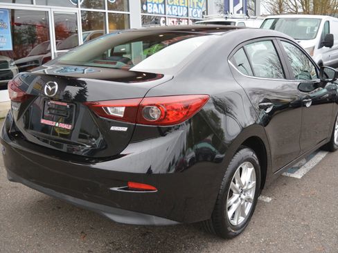 Used 2017 MAZDA MAZDA3 Sport w/ Preferred Equipment Package image 7