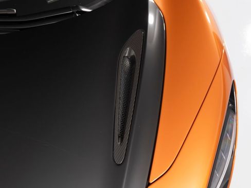Used 2019 McLaren 720S RWD image 34