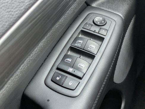 Used 2022 Jeep Grand Cherokee Laredo E RWD image 19