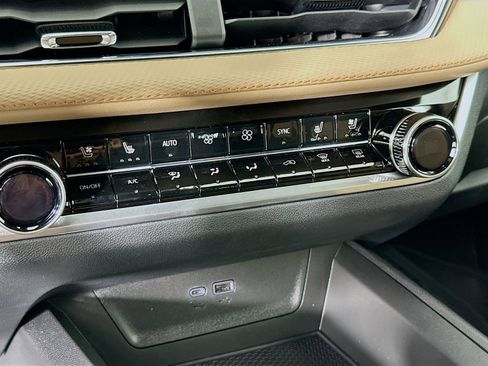 New 2026 Chevrolet Equinox ACTIV w/ Convenience Package III image 16