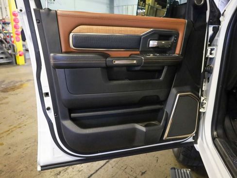 Used 2019 RAM 2500 Limited image 10