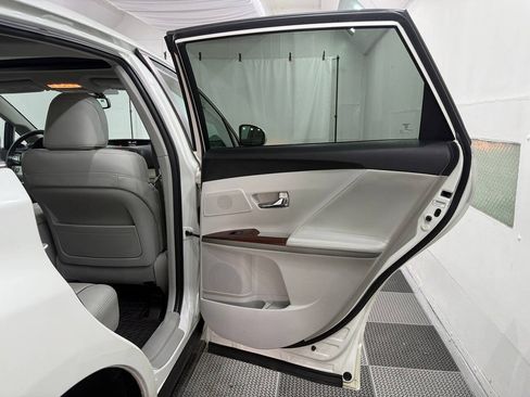 Used 2010 Toyota Venza AWD image 28