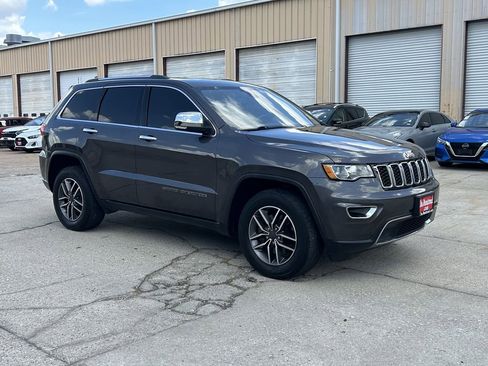 Used 2021 Jeep Grand Cherokee Limited w/ Trailer Tow Group IV AWD/4WD image 3