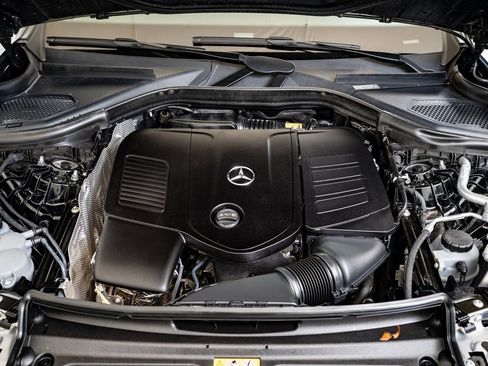 Certified 2025 Mercedes-Benz GLC 300 4MATIC image 35