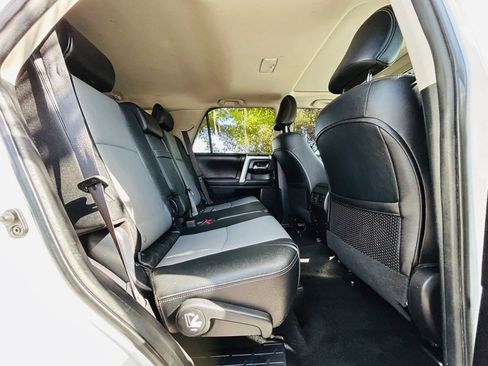 Used 2015 Toyota 4Runner 4WD image 12