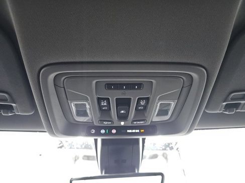 Used 2022 GMC Sierra 3500 Denali w/ Denali Ultimate Package image 29