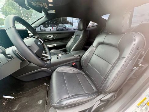 Used 2025 Ford Mustang GT Premium RWD image 13