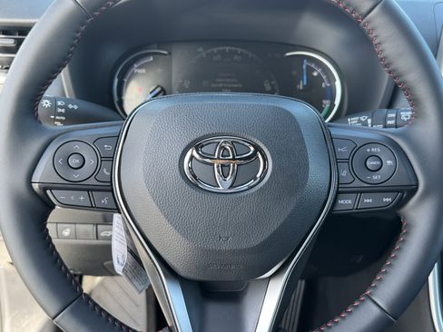 New 2025 Toyota RAV4 SE image 21