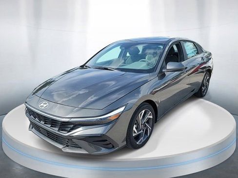 New 2025 Hyundai Elantra SEL FWD image 2