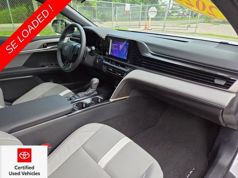 Used 2026 Toyota Camry SE FWD image 13