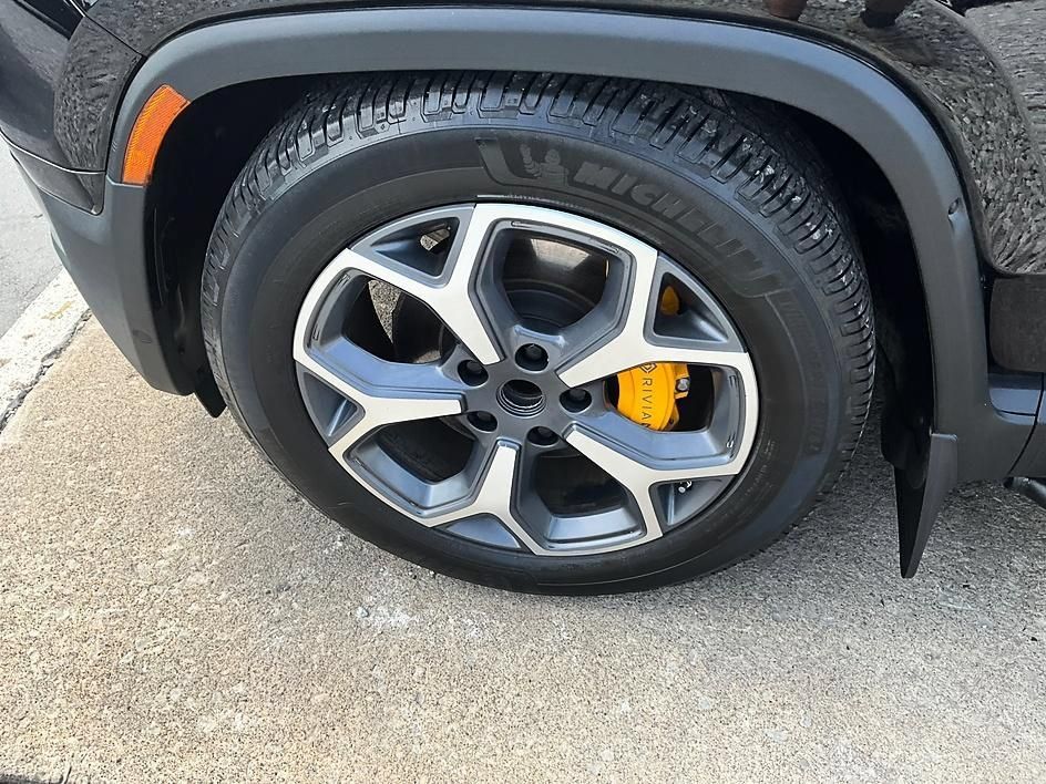 Used 2022 Rivian R1T Adventure AWD/4WD image 13
