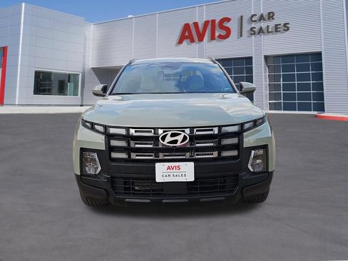 Used 2025 Hyundai Santa Cruz Limited AWD/4WD image 2