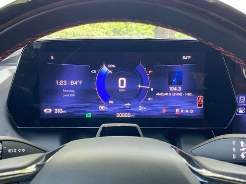 Used 2024 Chevrolet Equinox EV RS FWD image 25