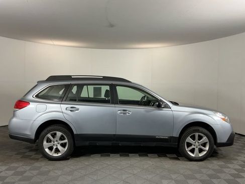 Used 2014 Subaru Outback 2.5i w/ Alloy Wheel Package AWD/4WD image 4