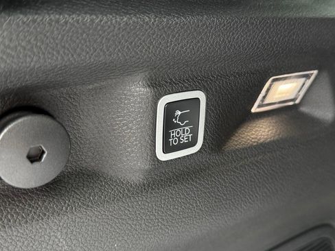 New 2025 Jeep Grand Cherokee L Limited w/ Luxury Tech Group II image 17