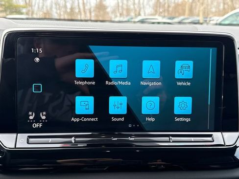 Certified 2025 Volkswagen Atlas Cross Sport SE w/ Panoramic Sunroof Package image 18