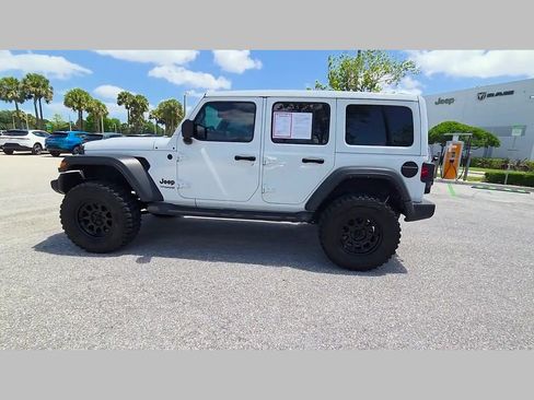 Used 2022 Jeep Wrangler Unlimited Sport w/ Sun And Sound Package AWD/4WD image 47
