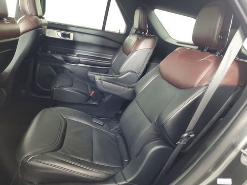Used 2020 Ford Explorer Platinum w/ Premium Technology Package image 23
