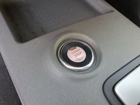 Used 2020 Nissan Frontier SV image 25