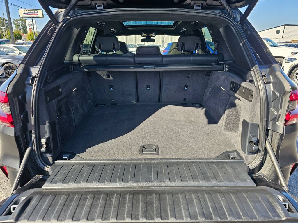 Used 2022 BMW X5 M AWD/4WD image 16