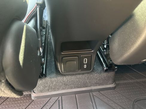 Used 2025 Chevrolet TrailBlazer RS w/ Convenience Package FWD image 22