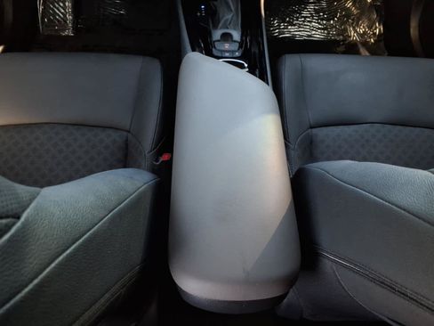 Used 2022 Toyota C-HR Limited FWD image 29