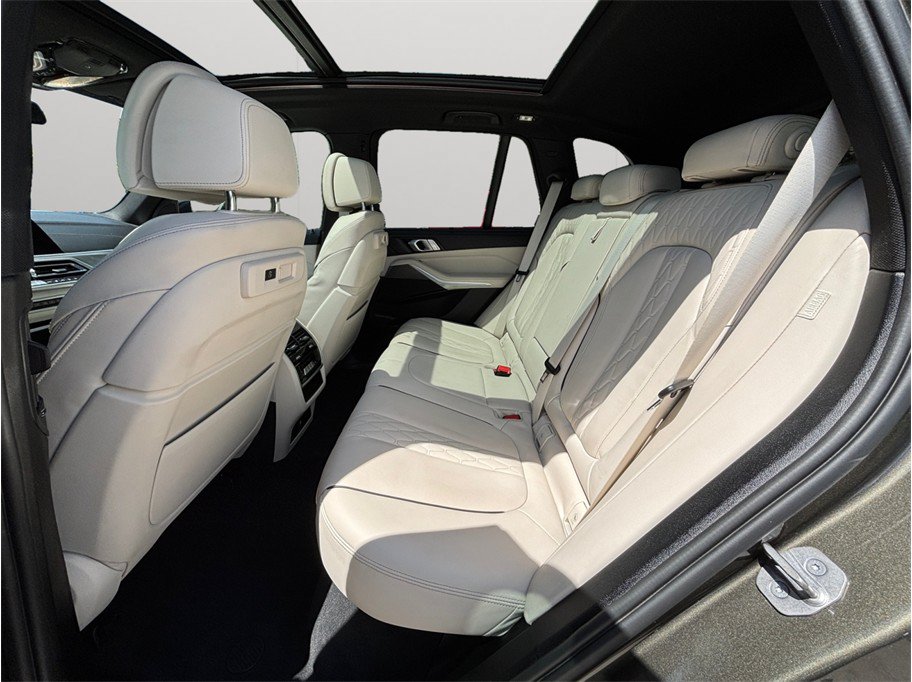Used 2022 BMW X5 xDrive40i w/ Premium Package AWD/4WD image 38